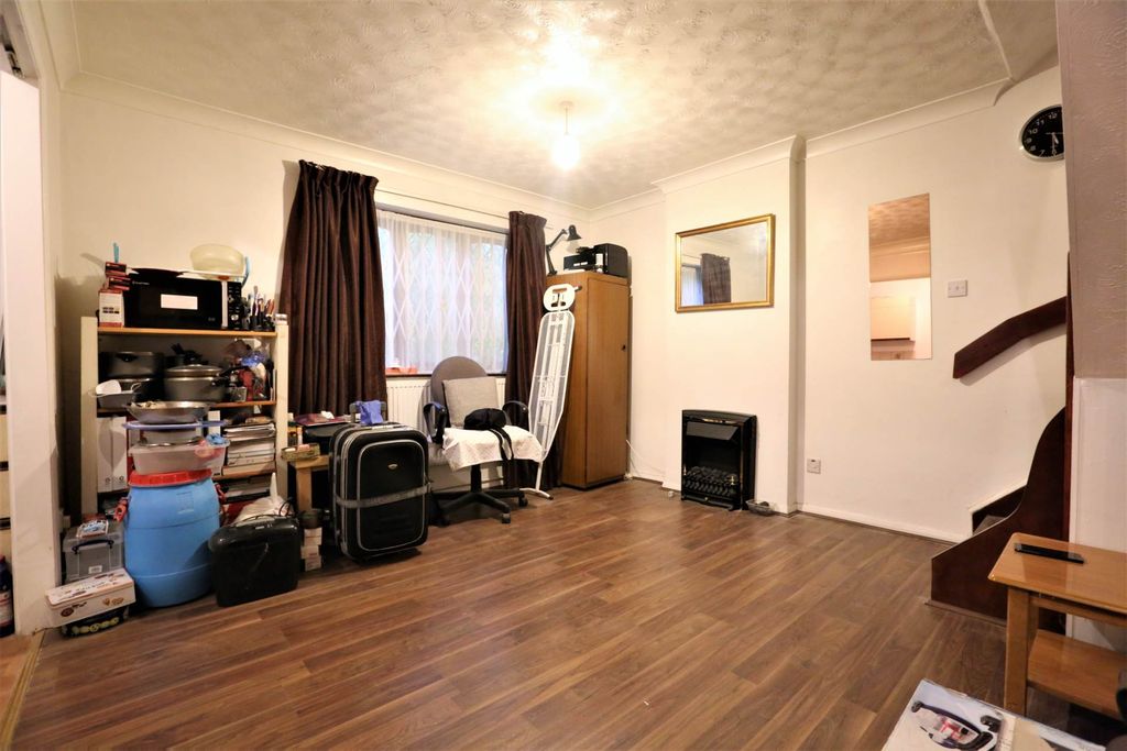 Property photo 2 of 5
