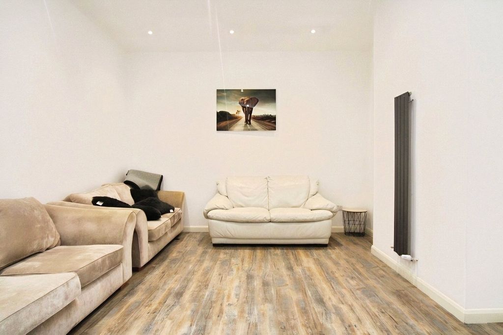 Property photo 2 of 7 Picture No. 08