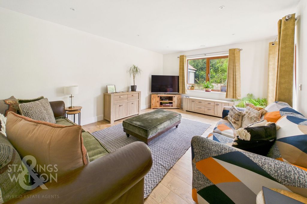 Property photo 3 of 25