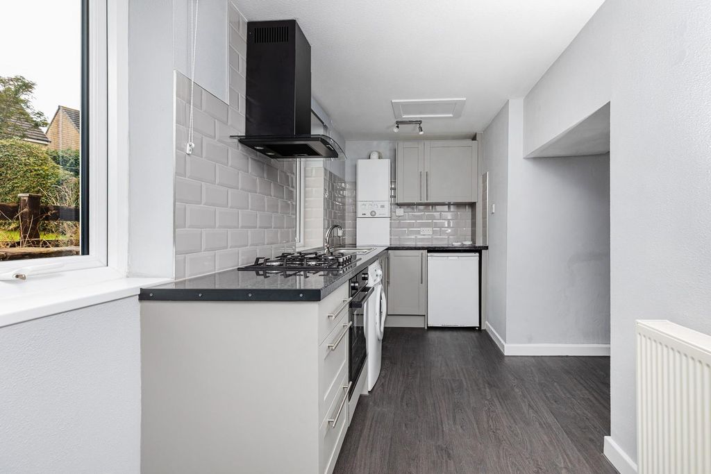 Property photo 2 of 20 Dining Kitchen