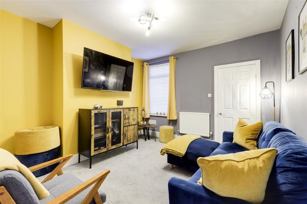 Property photo 3 of 15