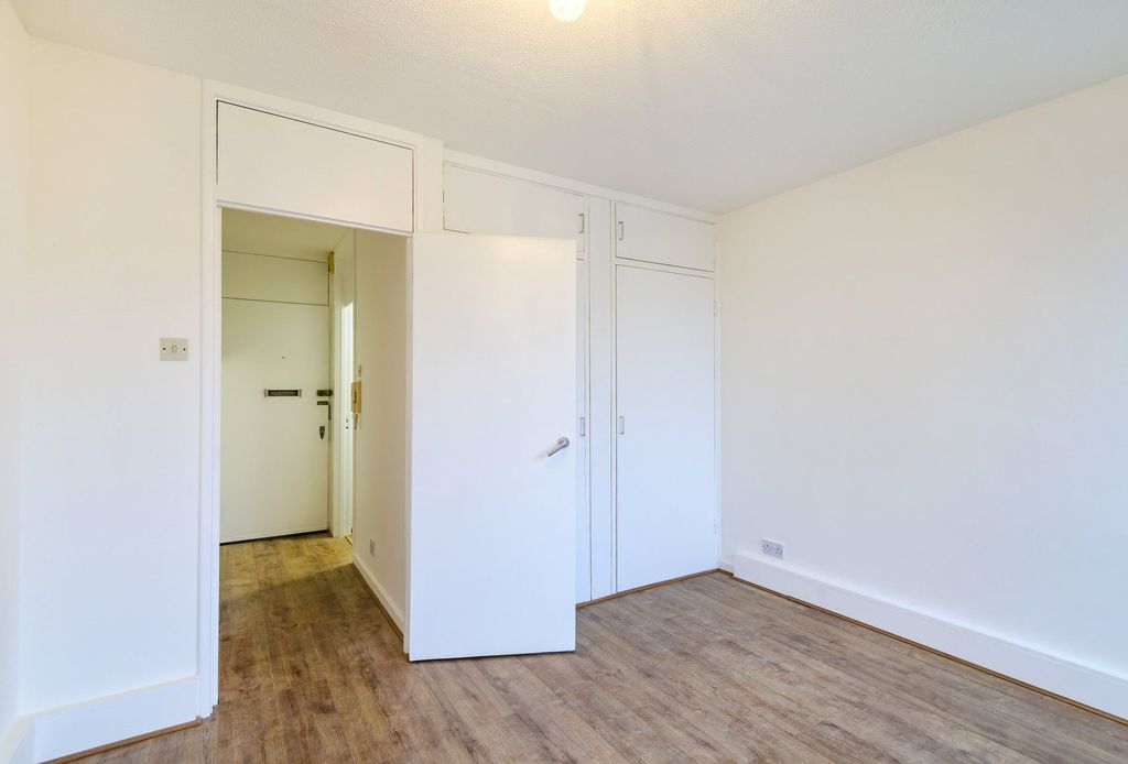 Property photo 2 of 4 Picture No. 04