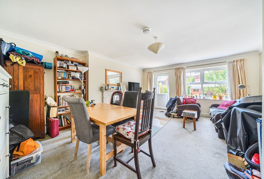 Property photo 2 of 9 1324367-19-686Fc7...
