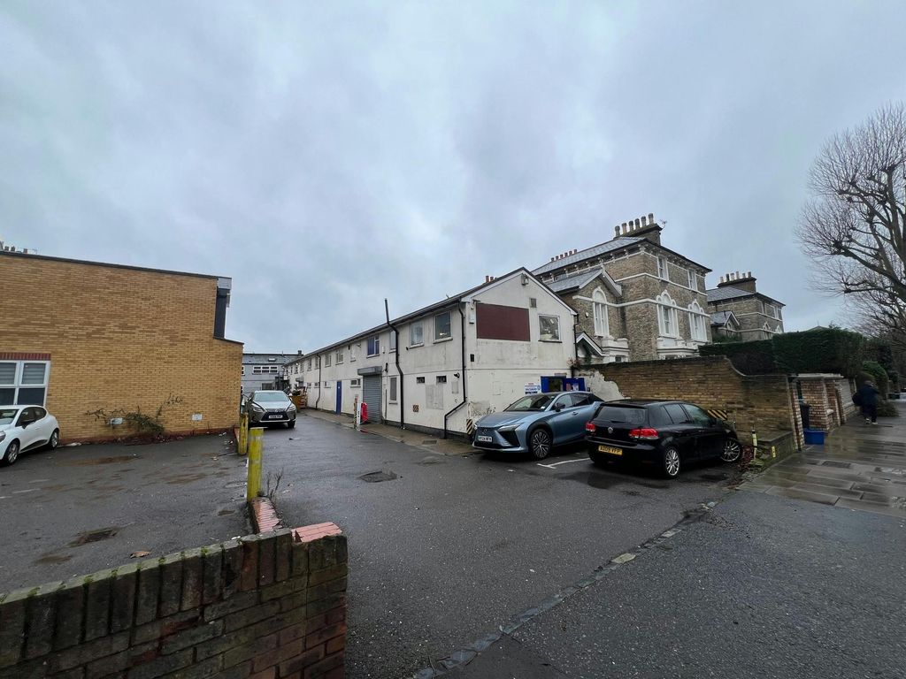 Property photo 2 of 13 2.Jpg