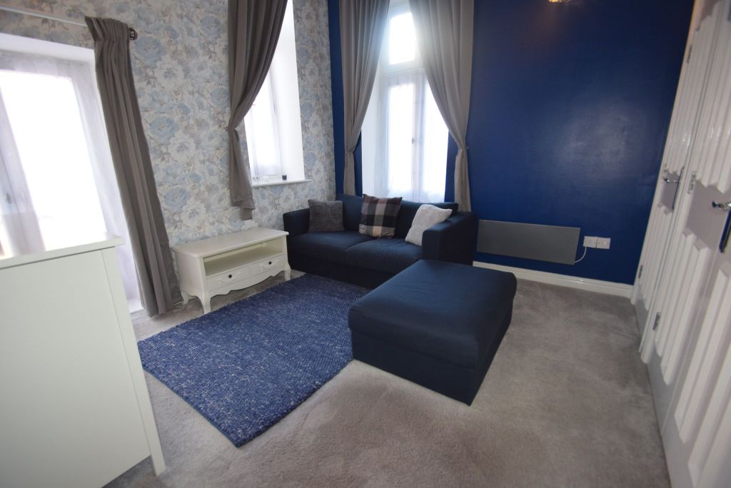 Property photo 2 of 8 Lounge