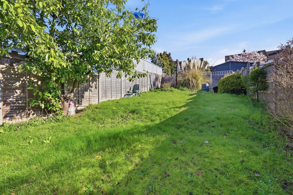 Property photo 2 of 21