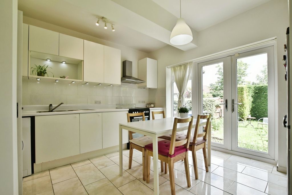 Property photo 3 of 25 Pbox-Img.Jpg