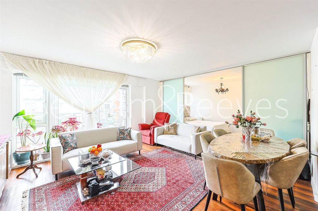 Property photo 2 of 19 Picture No. 28