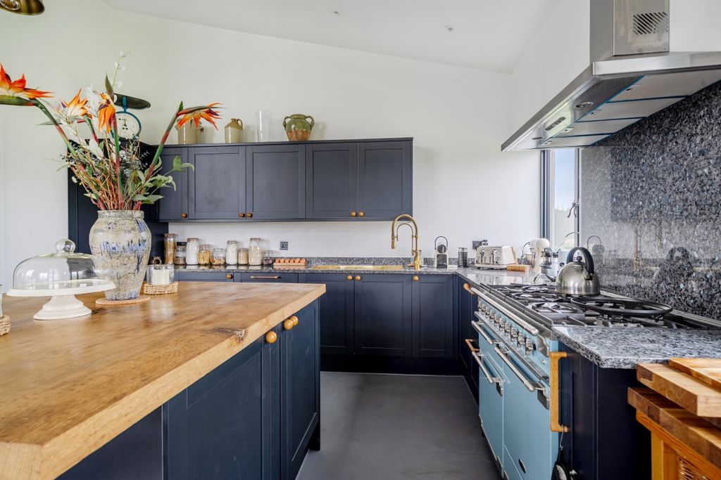 Additional image 10 of 3 bed flat to rentBristol Road, Cam, Dursley GL11