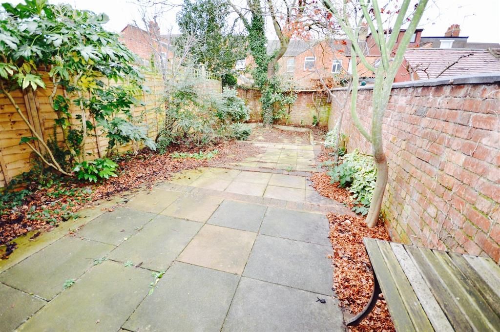 Property photo 2 of 12 Garden