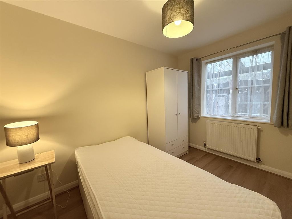 Property photo 3 of 4 Bedroom