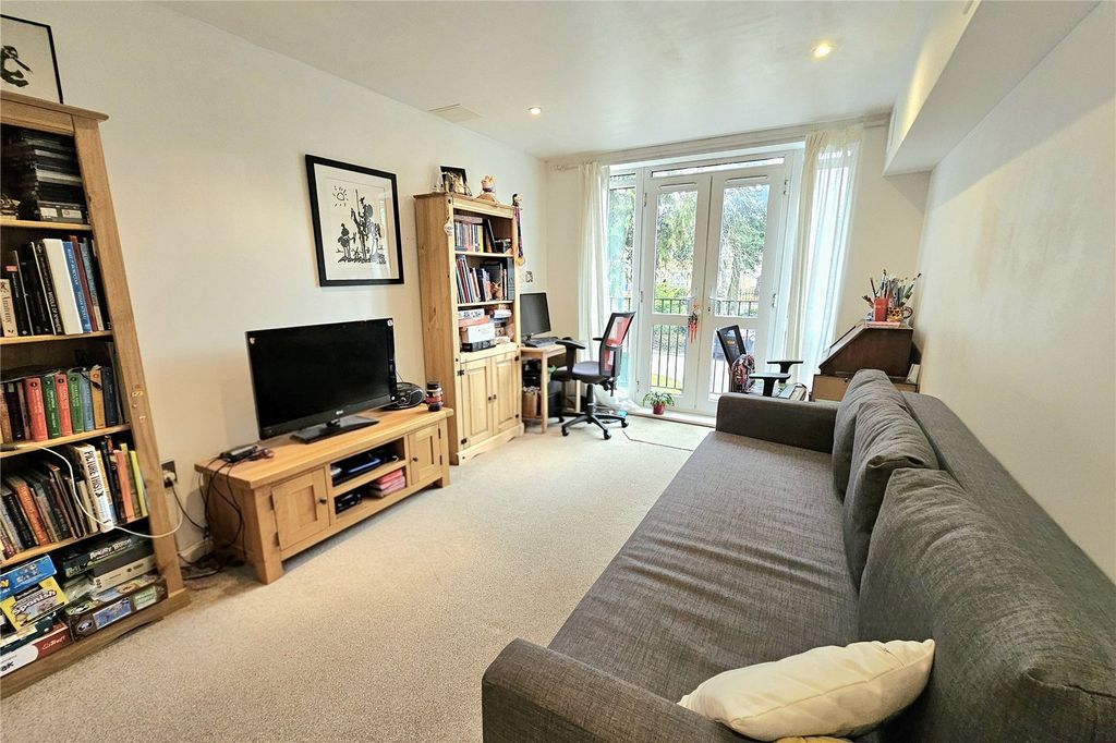 Property photo 3 of 10 Picture No. 18