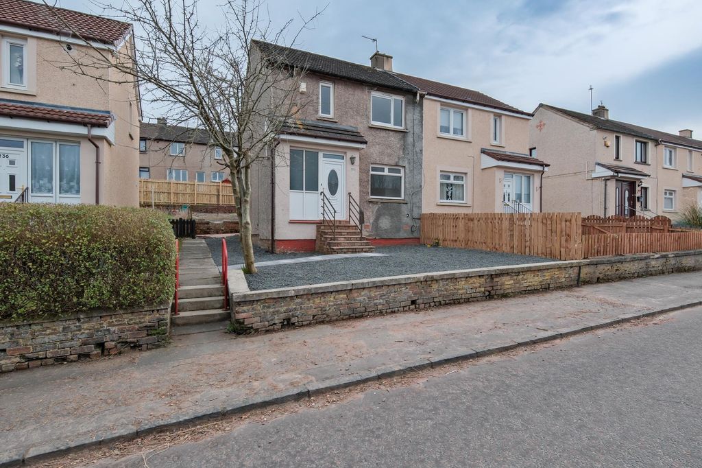 Property photo 2 of 31