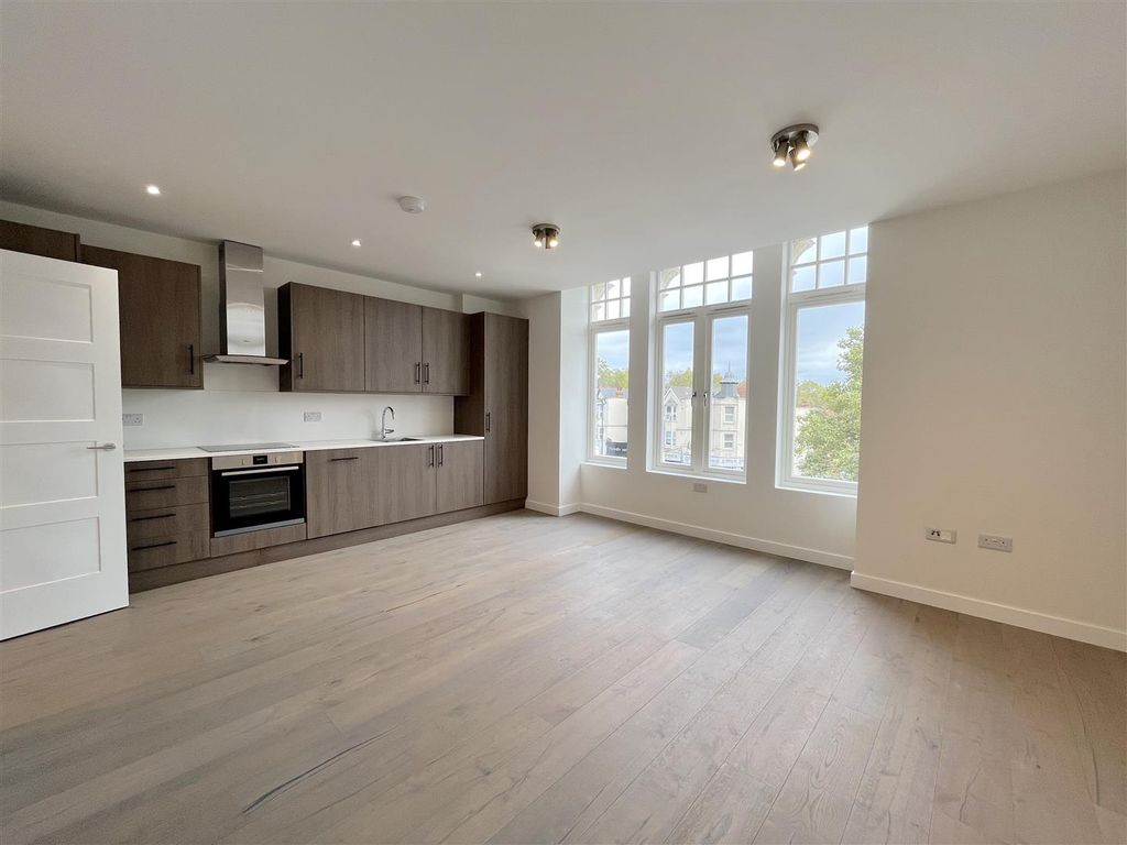 Property photo 2 of 17 Image00015.Jpeg