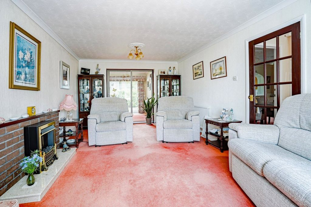 Property photo 2 of 20