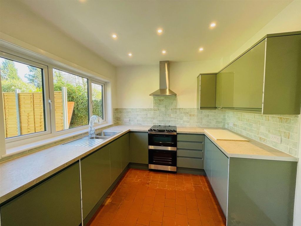 Property photo 2 of 12 Kitchen