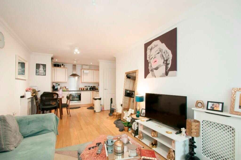 Property photo 2 of 10 Living Room