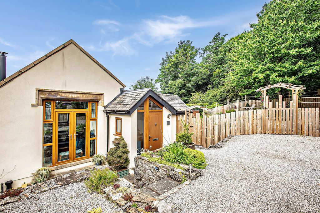 Property photo 1 of 30