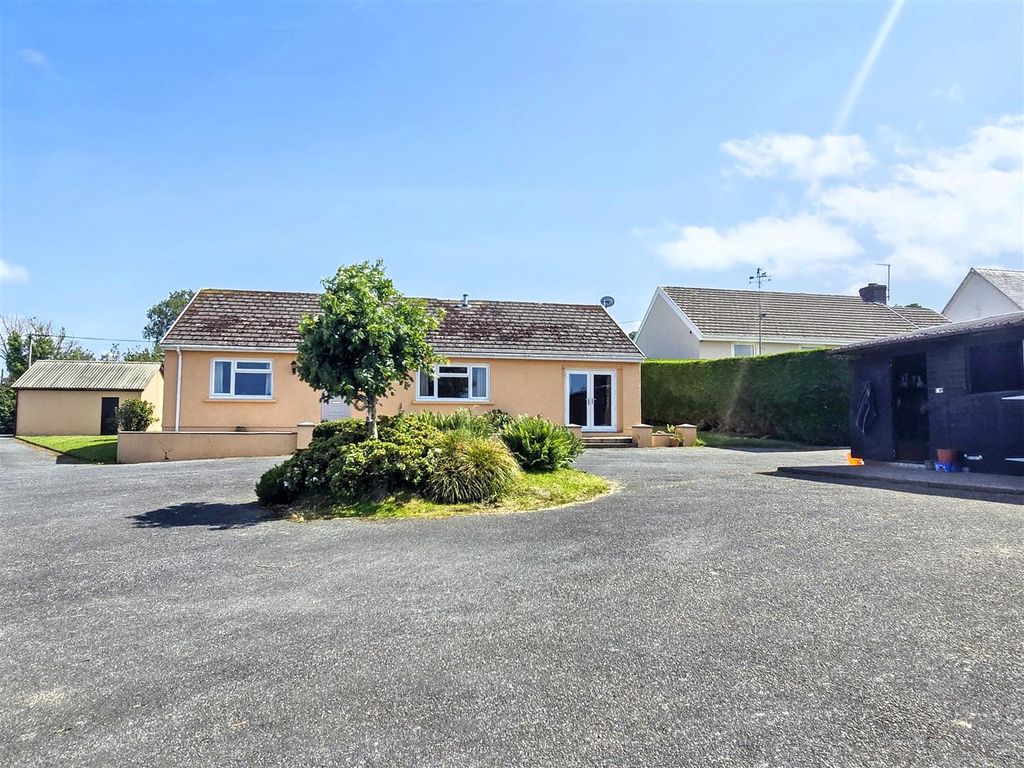 Property photo 1 of 61 Property And Stables