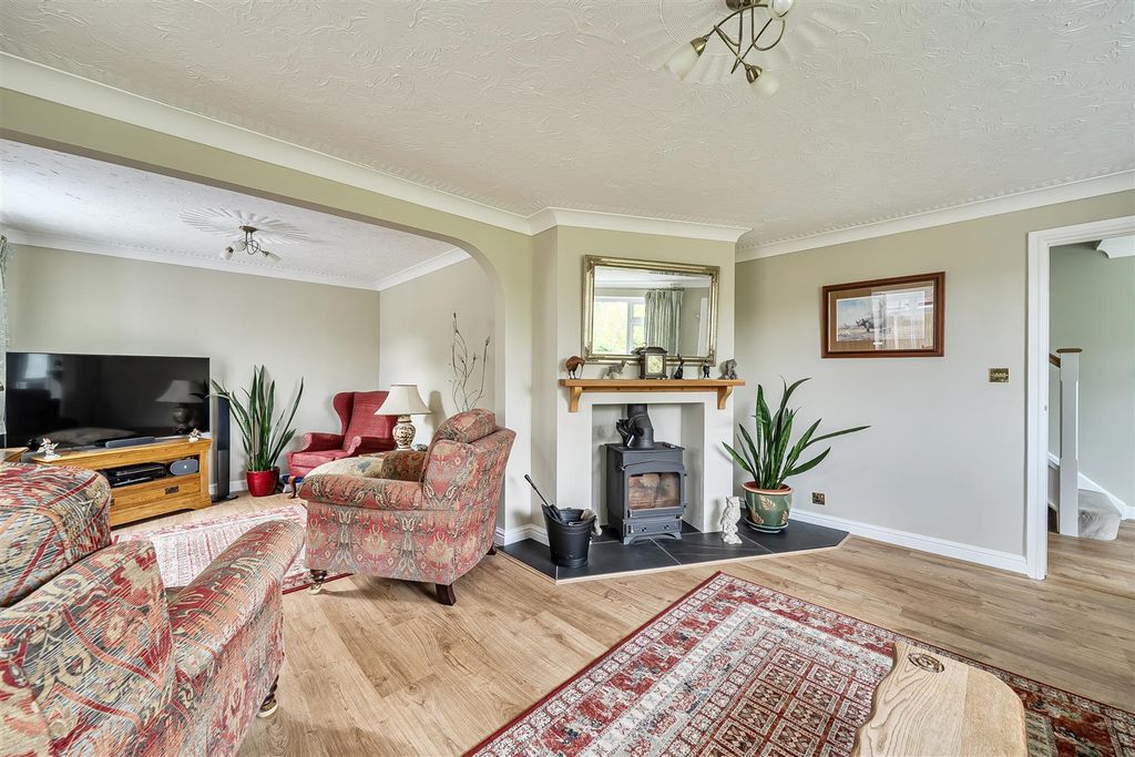 Property photo 3 of 53 Sitting Room