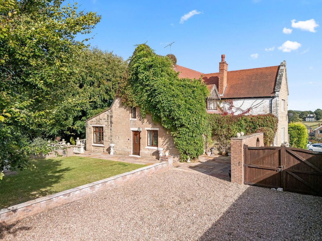 Property photo 1 of 35
