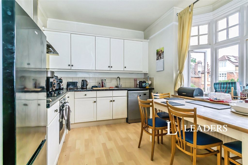Property photo 3 of 7 Picture No. 30