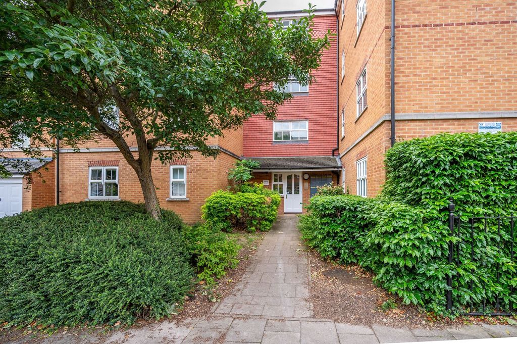 Property photo 1 of 3