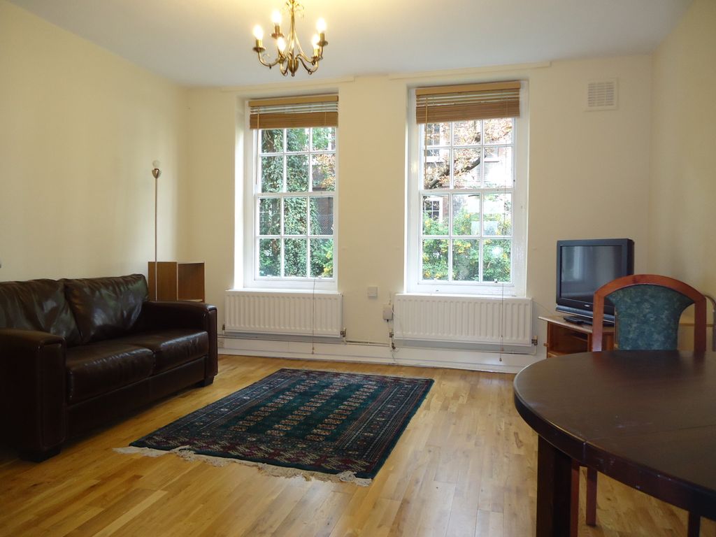 Property photo 3 of 7 Living Room