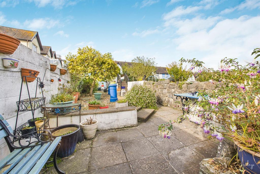 Property photo 2 of 22 Rear Garden