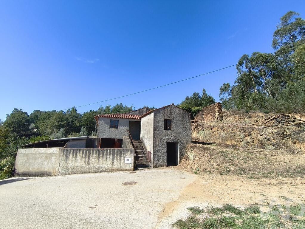 Property photo 2 of 40