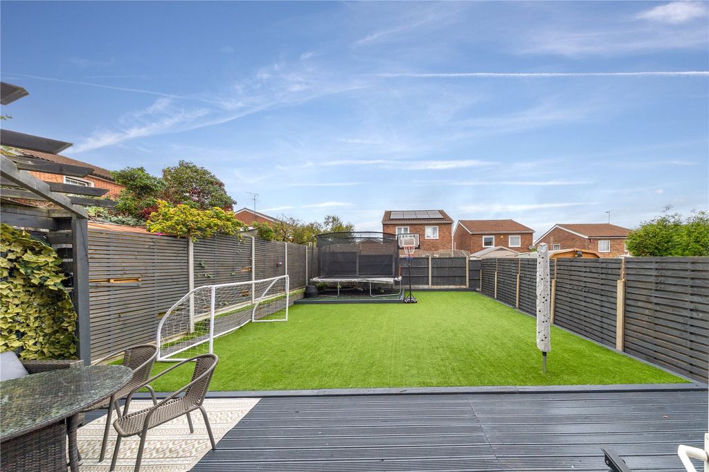 Property photo 2 of 27 Picture No. 05