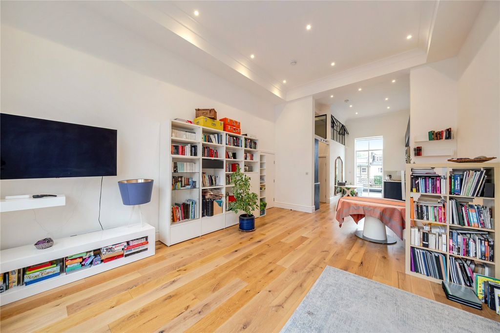 Property photo 1 of 17 Reception Room