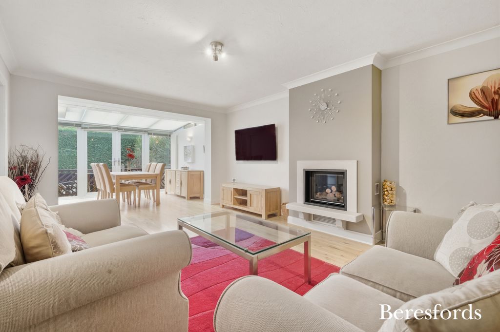 Property photo 2 of 28 Picture No. 15