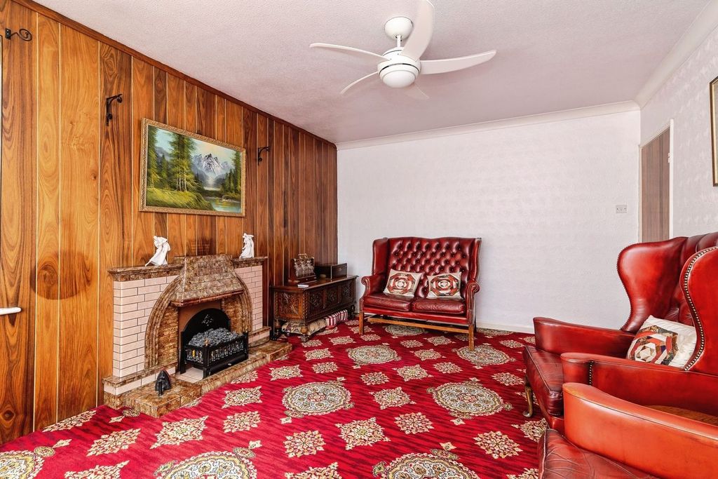Property photo 3 of 19