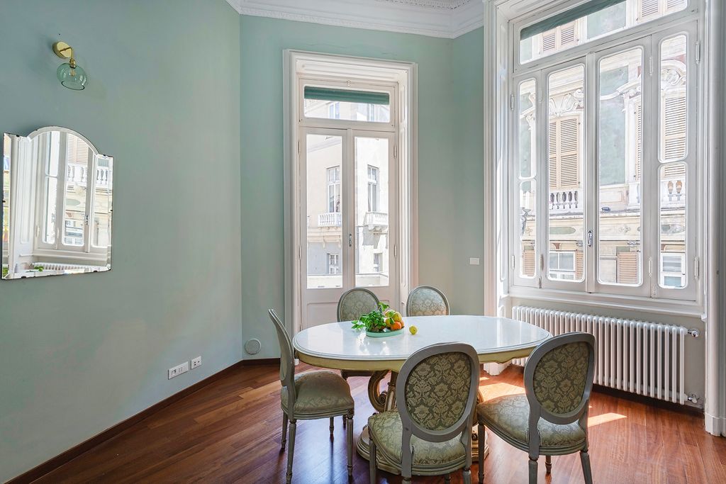 Property photo 3 of 30 Dining Area