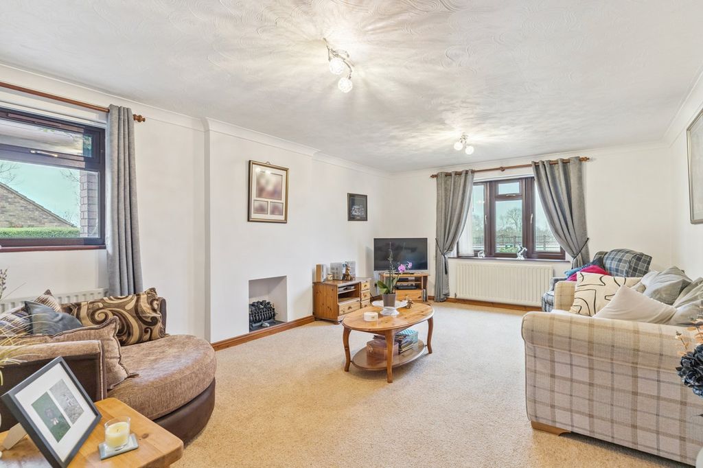 Property photo 2 of 22