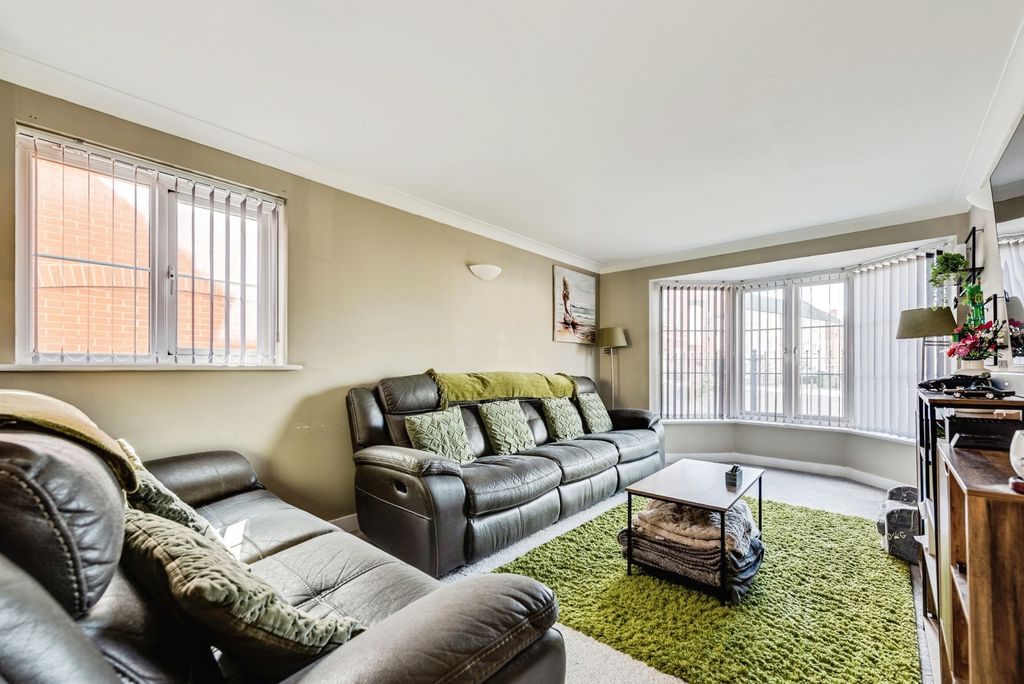 Property photo 3 of 15 Pbox-Img.Jpg