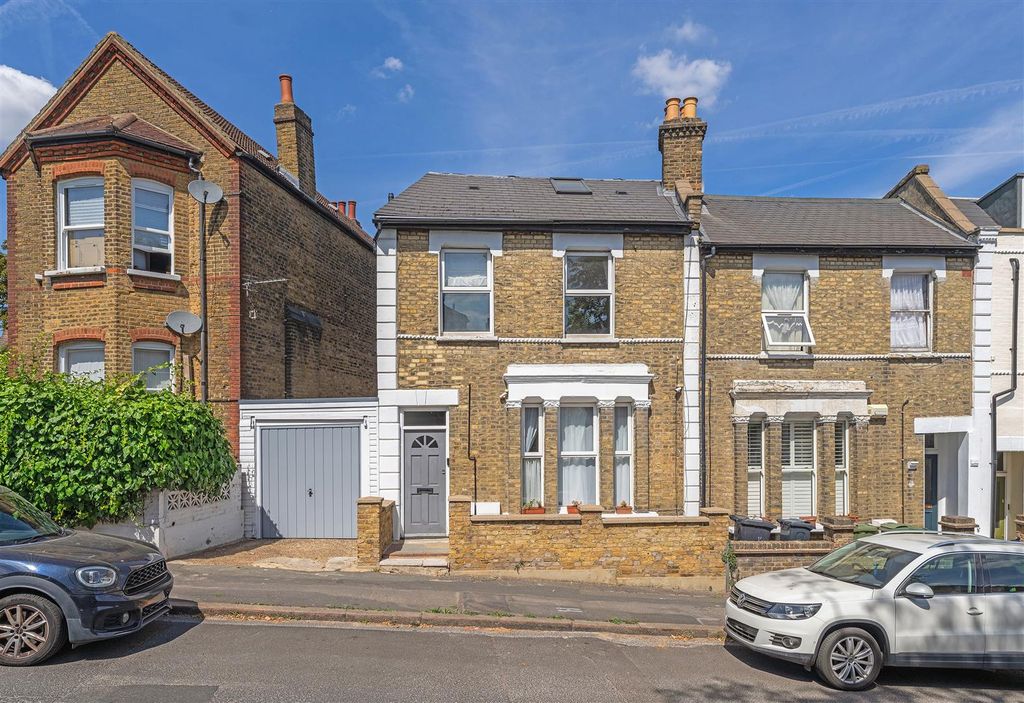 Property photo 2 of 15 St Julians Farm Road-15.Jpg