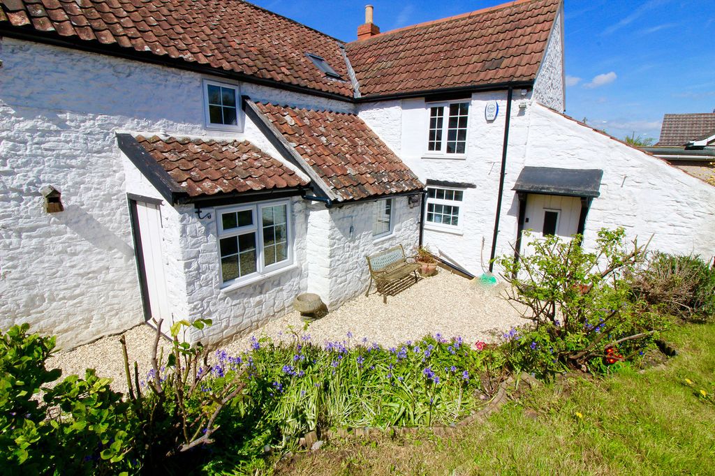 Property photo 3 of 12