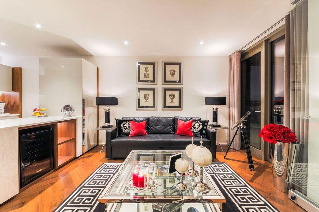 Property photo 2 of 22