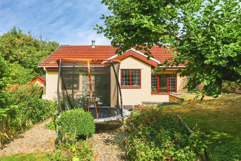 Property photo 1 of 28 Pbox-Img.Jpg
