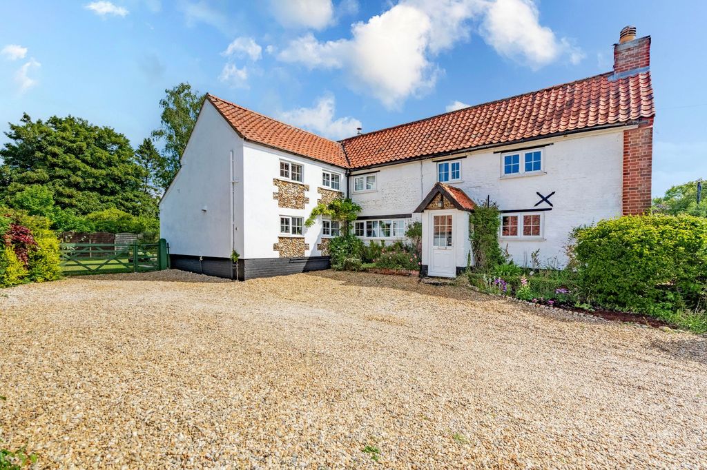 Property photo 1 of 32