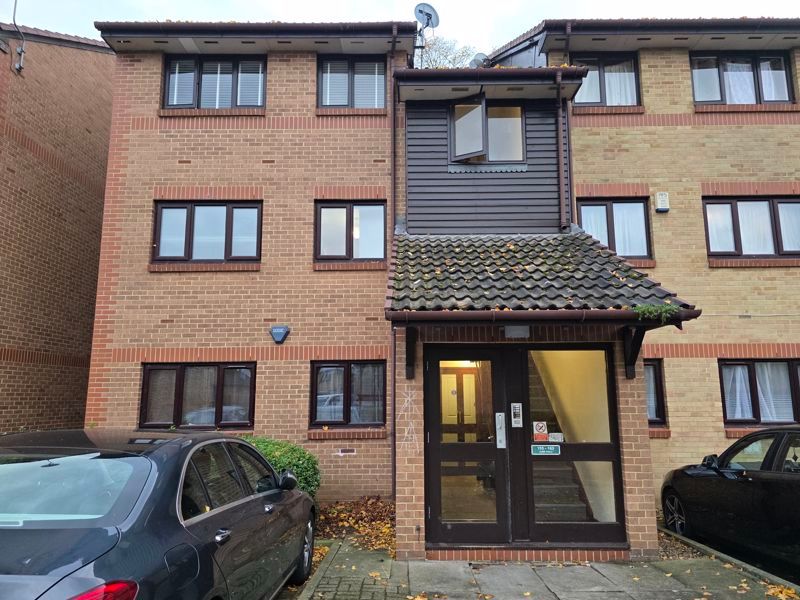 Property photo 1 of 17 Photo 4