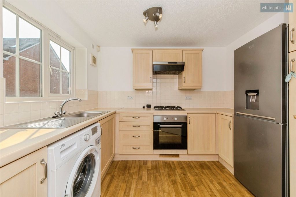 Property photo 2 of 18 Picture No. 15