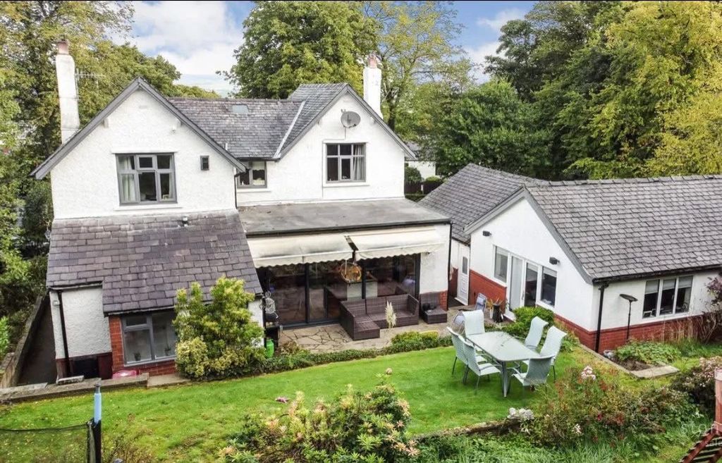 Property photo 2 of 13