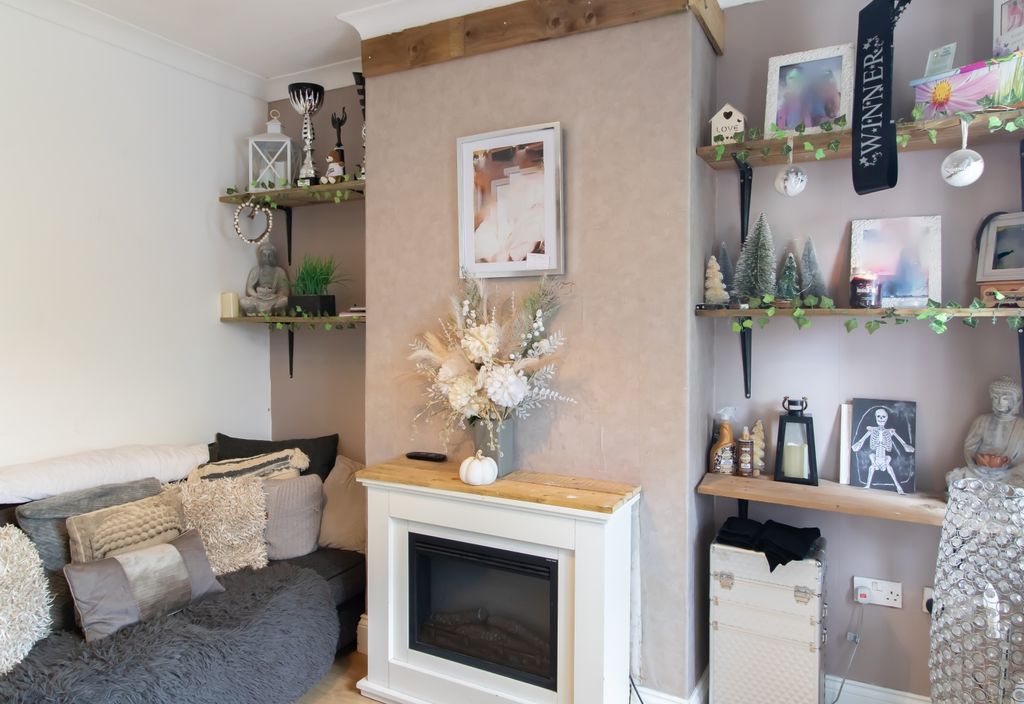 Property photo 2 of 19 Image 1