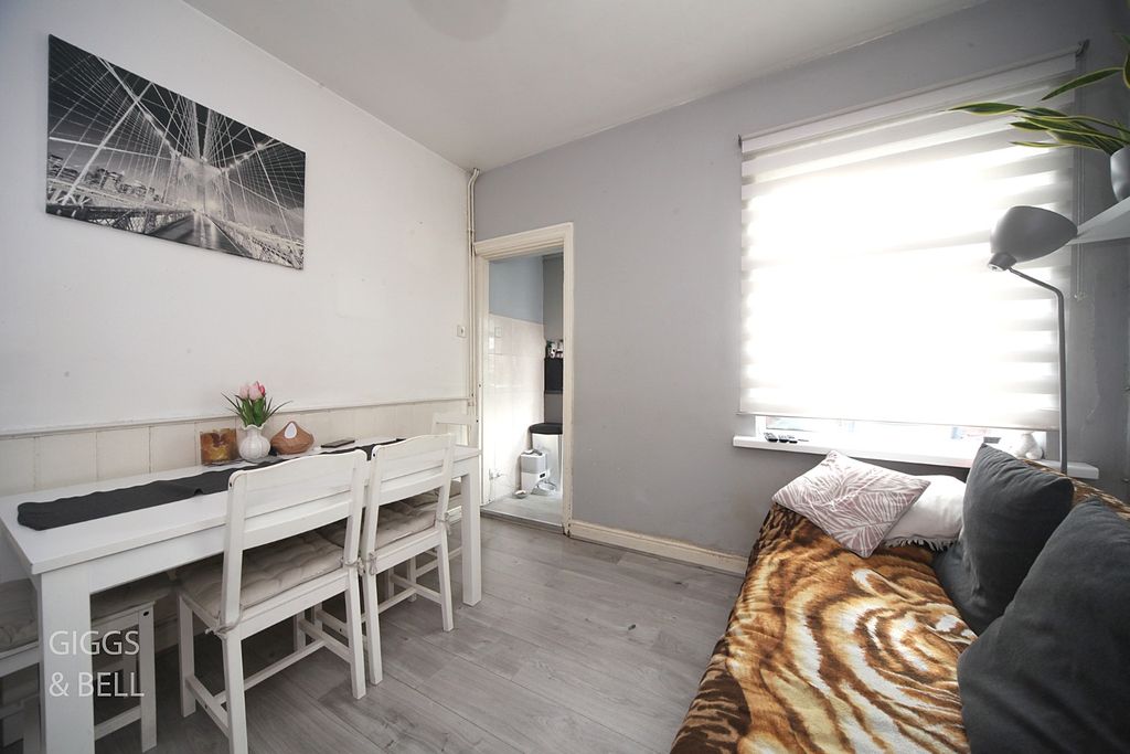 Property photo 2 of 14 5551191