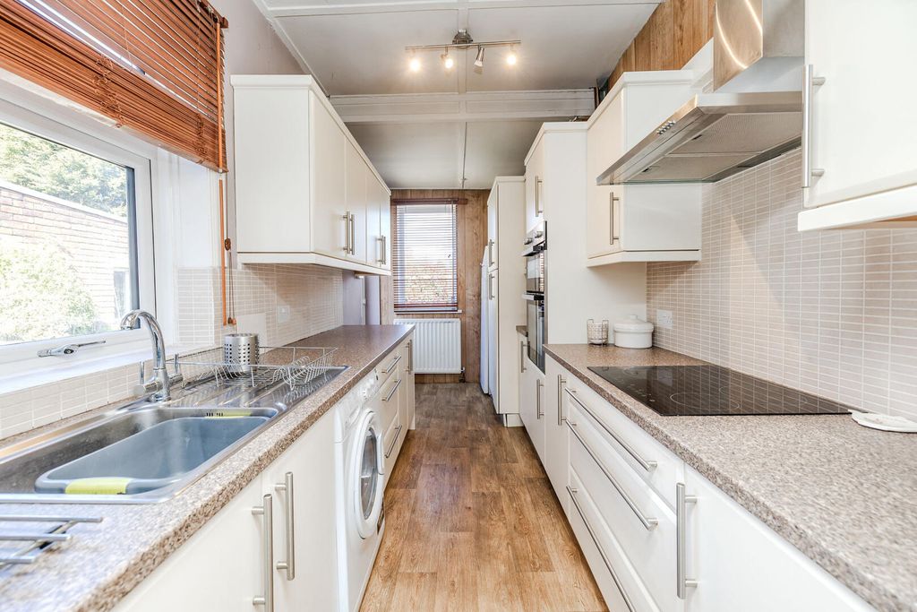 Property photo 2 of 45 Kitchen