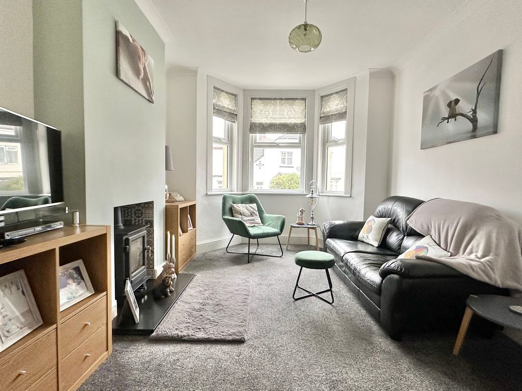 Property photo 3 of 21