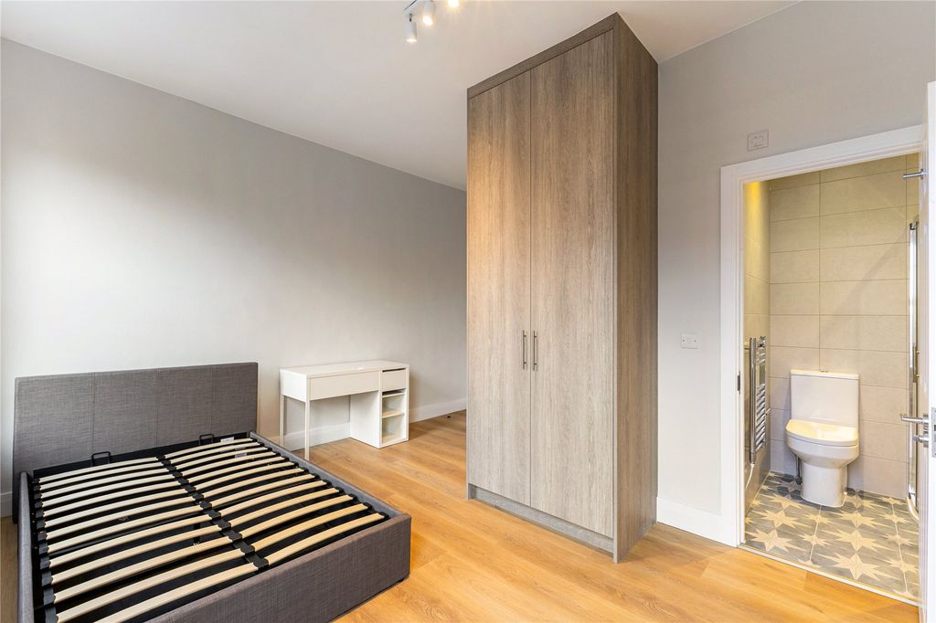 Property photo 3 of 7 Picture No. 16